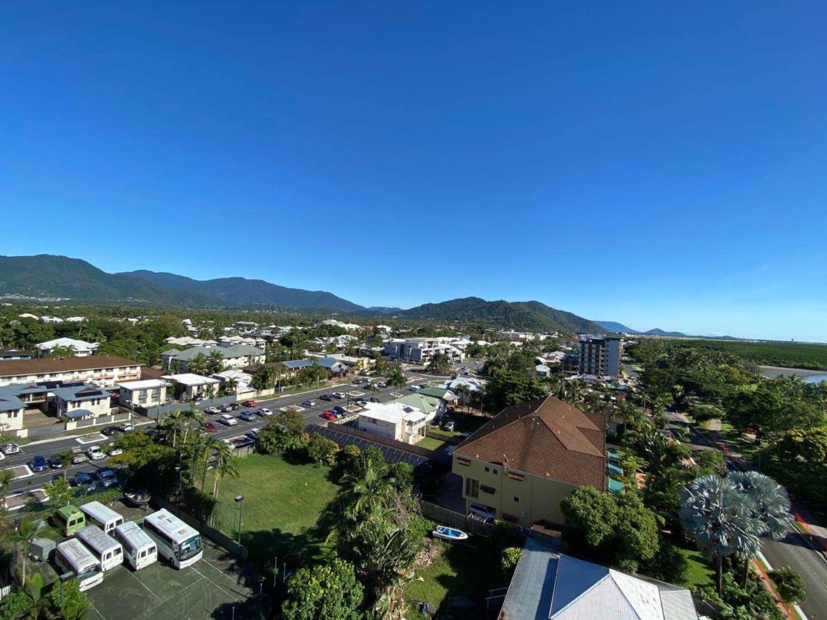 Acacia Court Hotel Cairns Exteriör bild