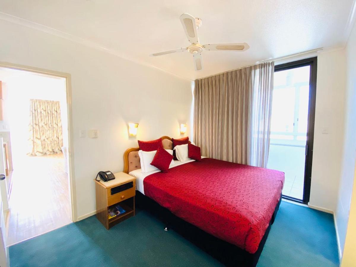 Acacia Court Hotel Cairns Exteriör bild