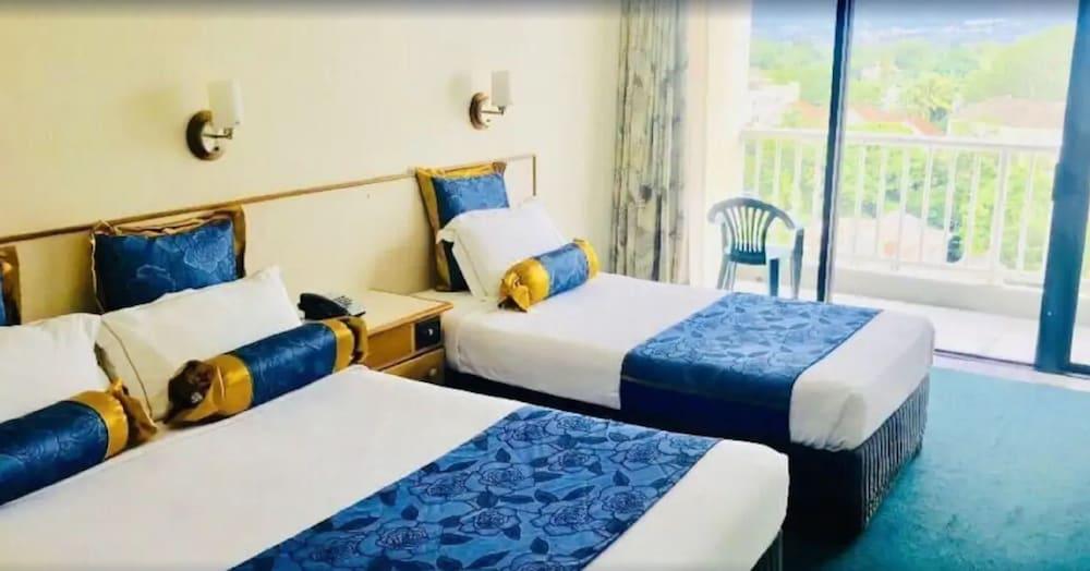 Acacia Court Hotel Cairns Exteriör bild