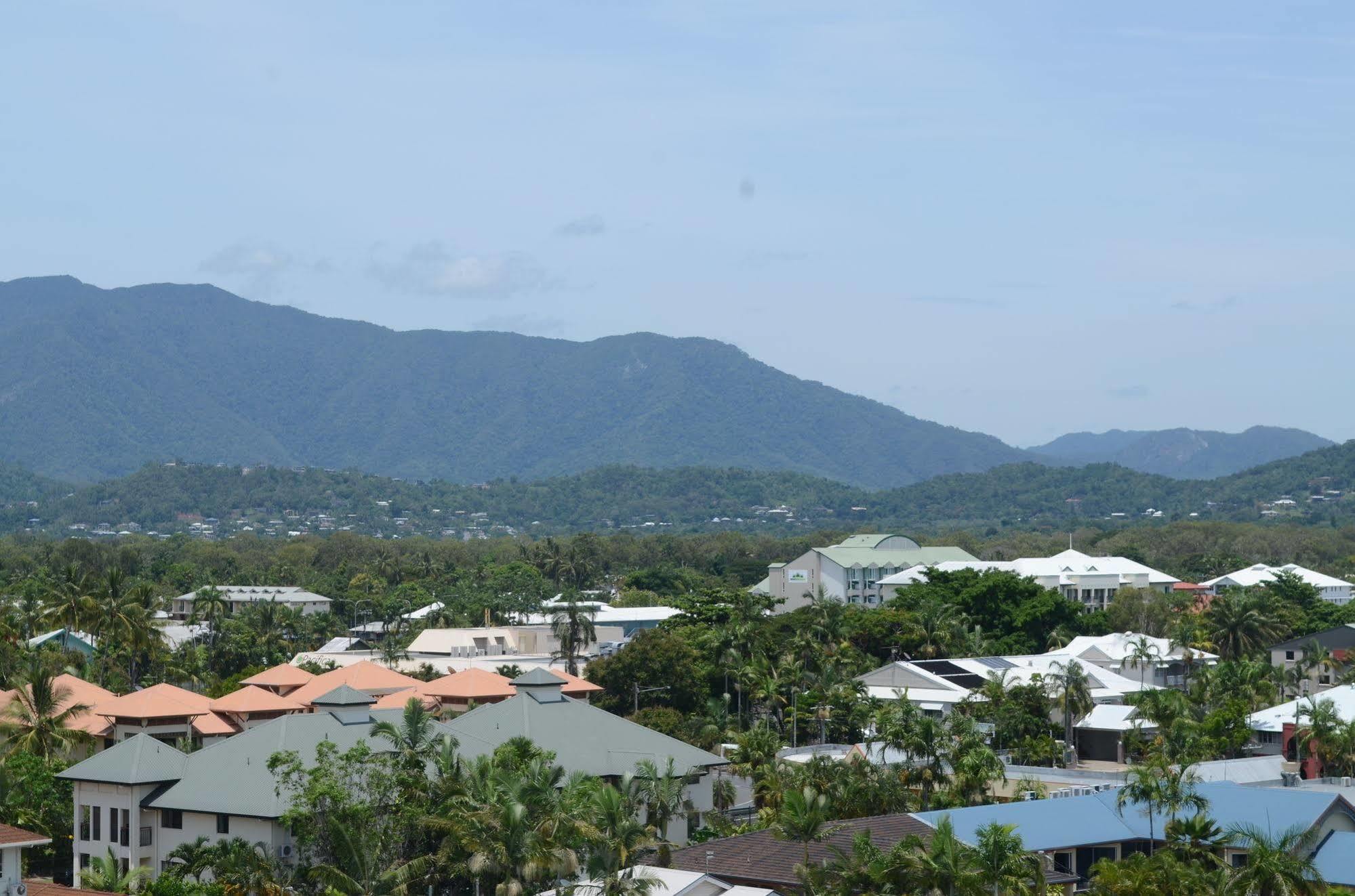 Acacia Court Hotel Cairns Exteriör bild